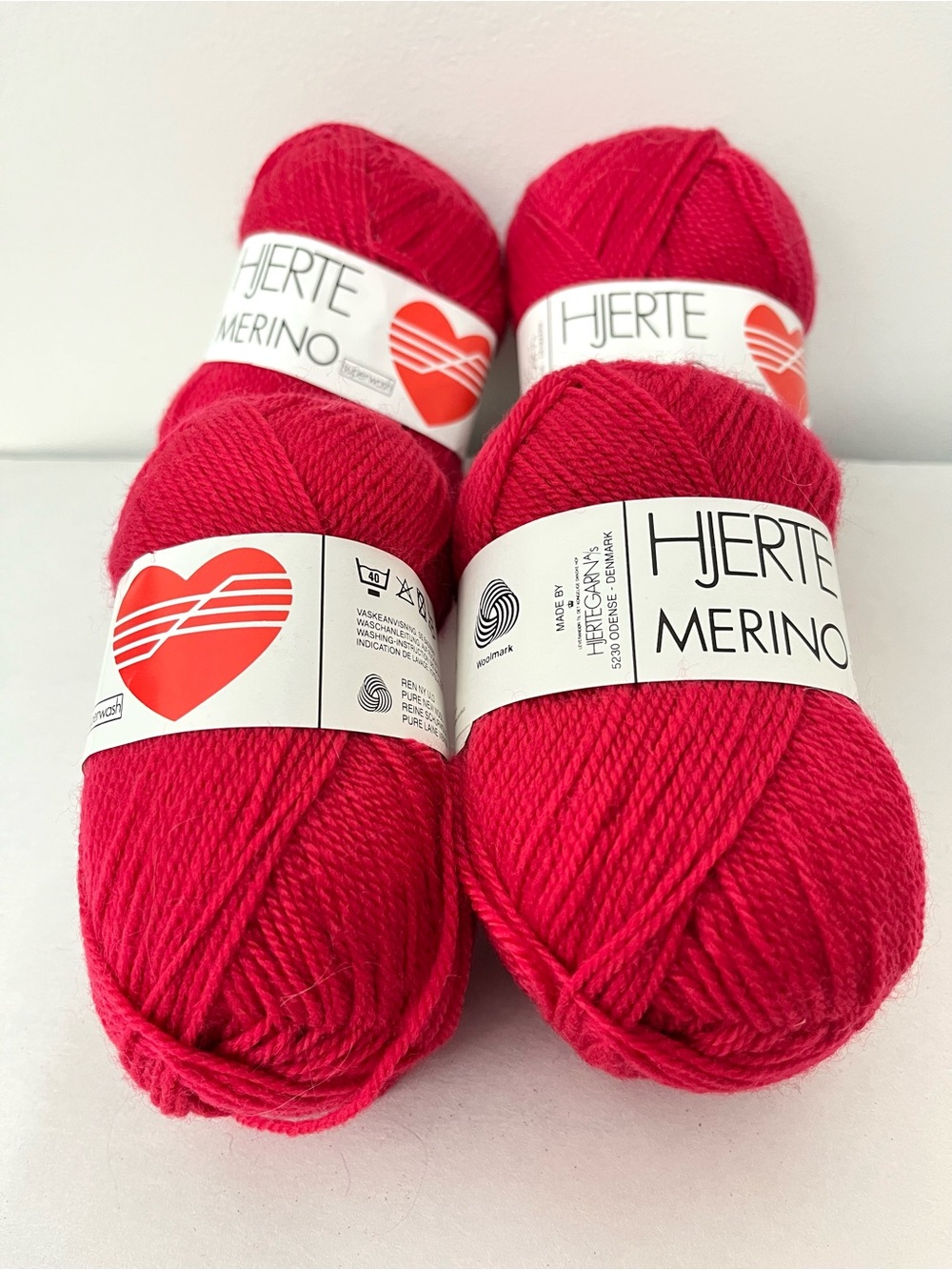 4 X Skeins Hjerte Merino Super Wash Yarn